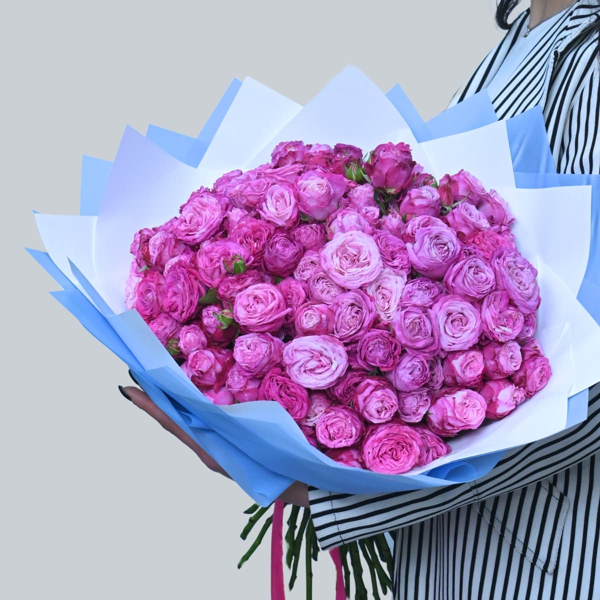 Bouquet Voyage with peony roses