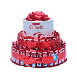 Подарочная композиция с KitKat и Raffaello