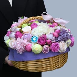 Корзина BARBIE с пионовидными розами