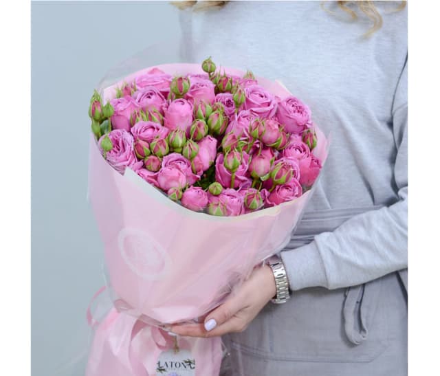 Փունջ SEREN պիոնավարդերովԾաղկեփունջ "SERENE" պիոնանման վարդերով