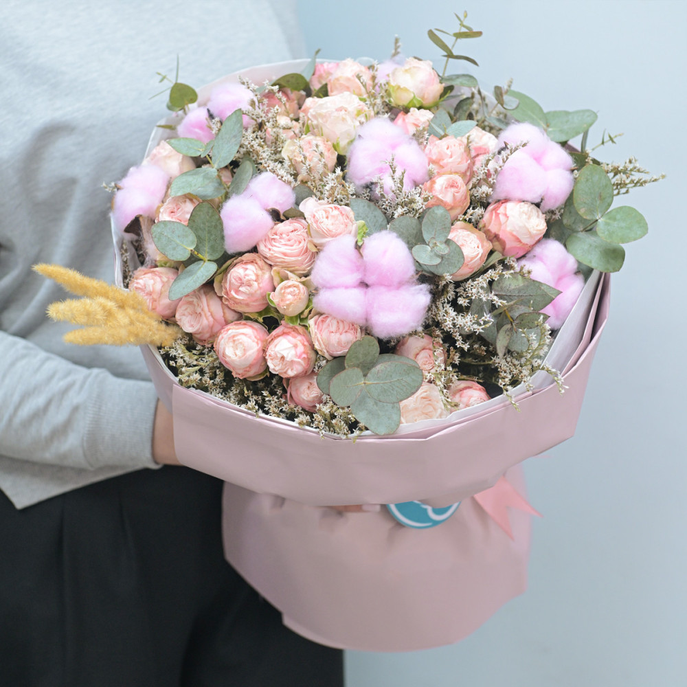 Bouquet ‹BIG ROSE DREAM› with peony roses and cotton