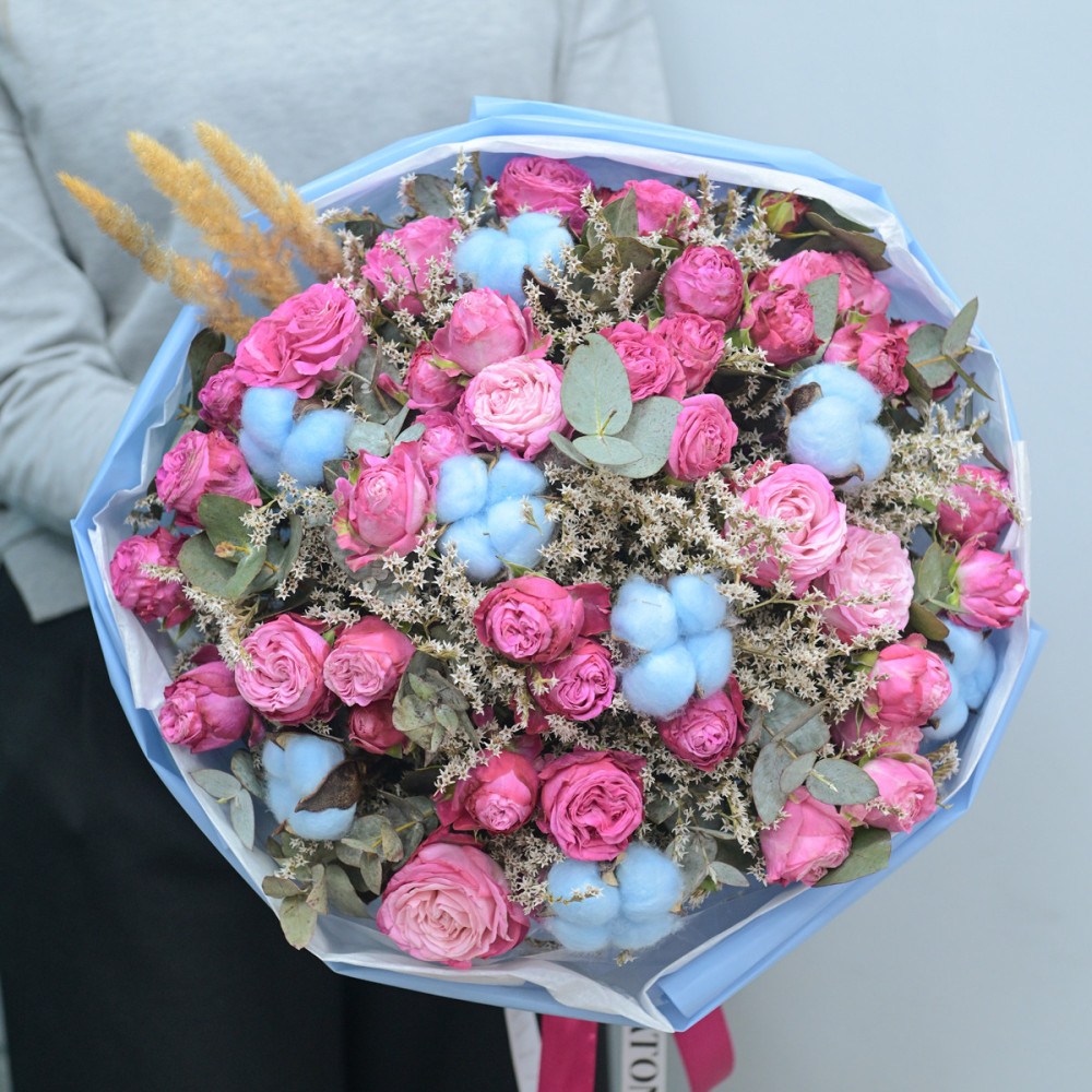 Bouquet ‹BLUE BOMBASTIC› with peony roses and cotton