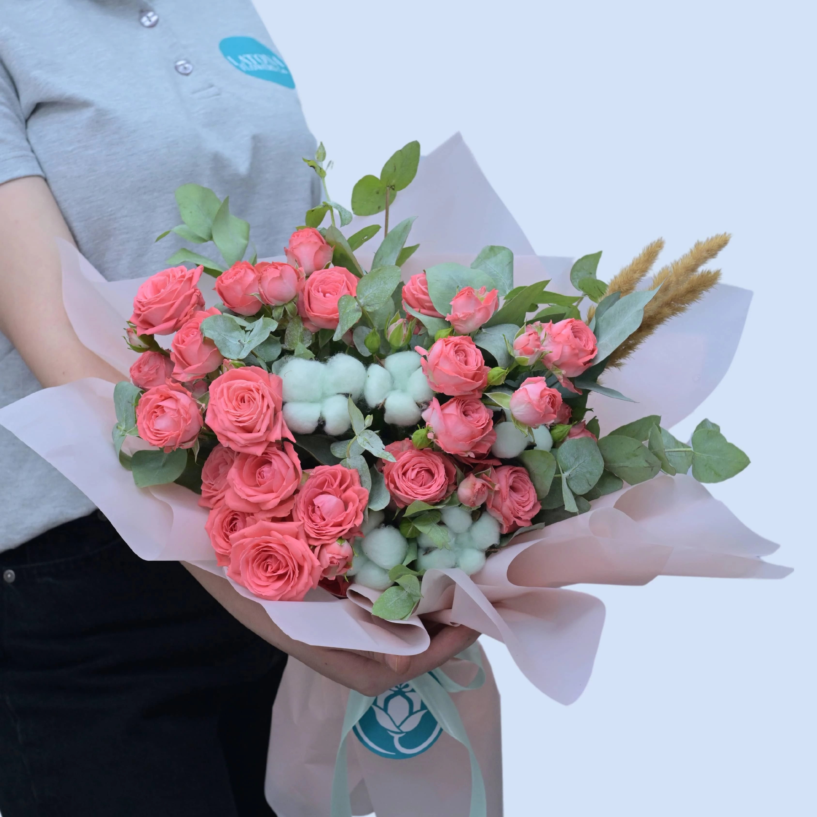 Bouquet SWISSOTEL with peony roses and cotton