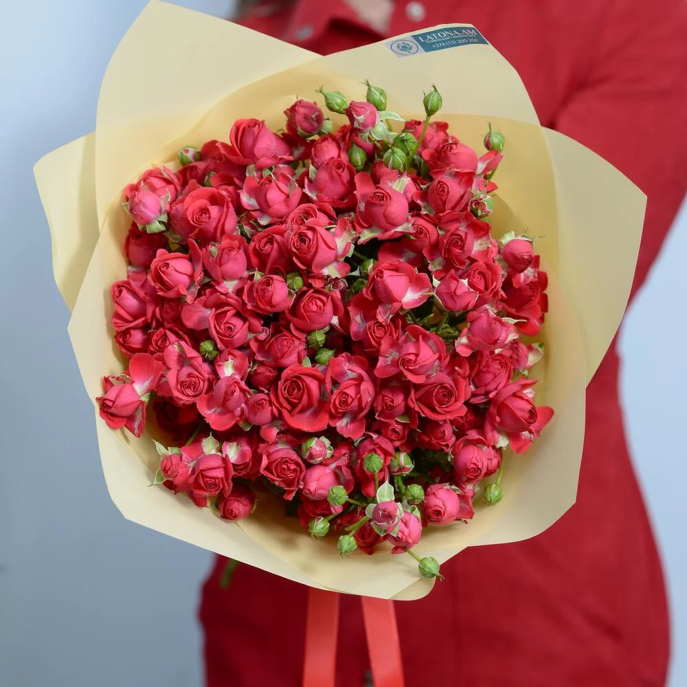 Bouquet VERSACE with  red spray roses