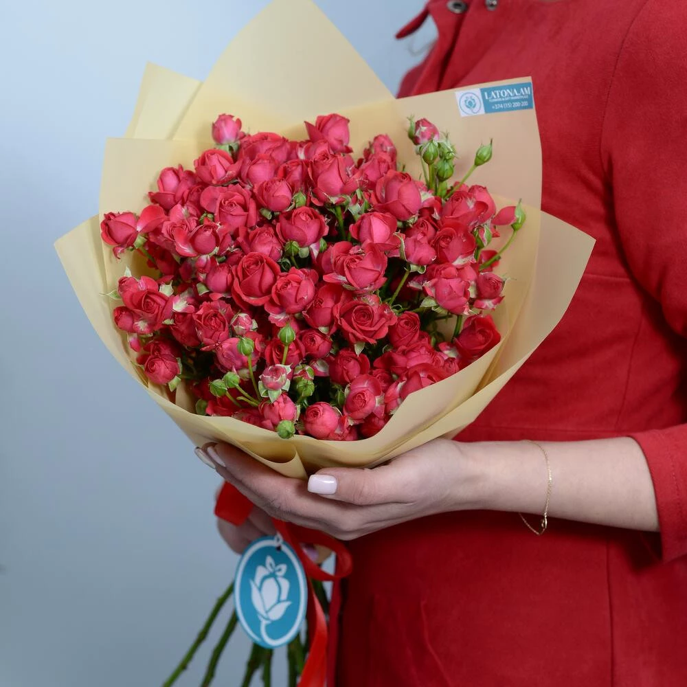 Bouquet VERSACE with  red spray roses