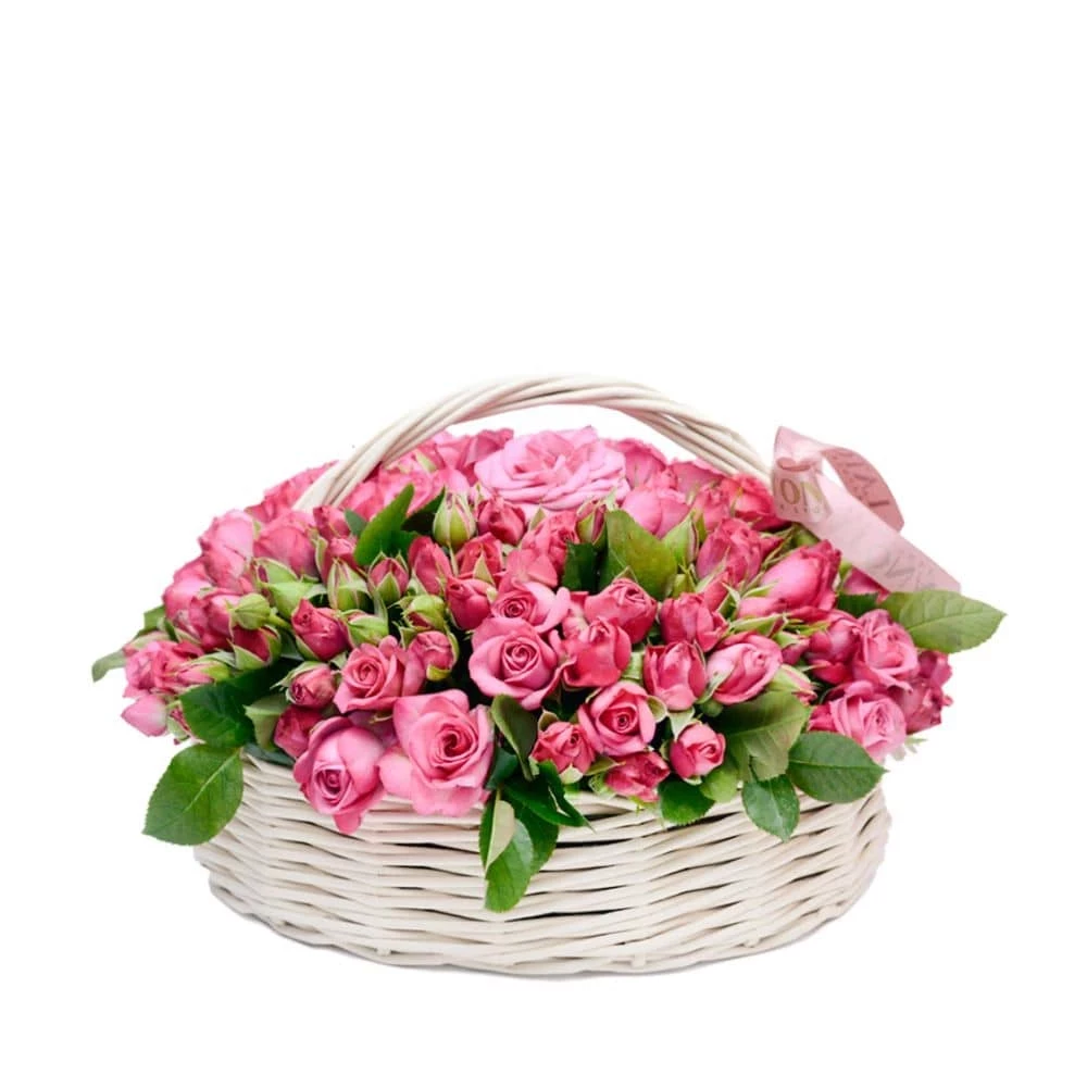 Pink roses Medea in a basket