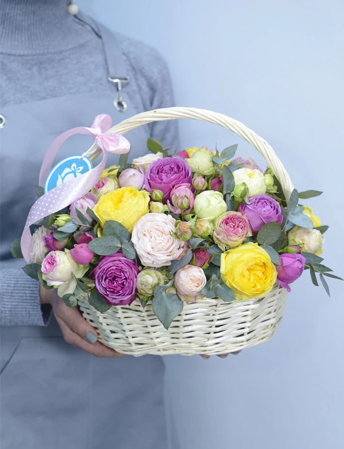 Flower in a Basket ‹ALANA› with peony roses